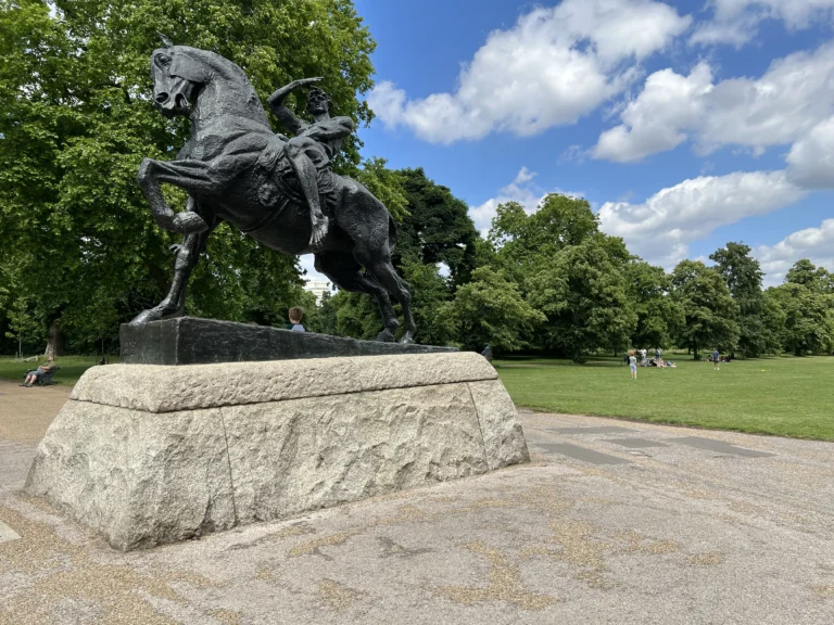 Hyde park 雕像