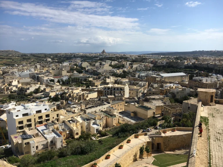 從Cittadella (Gozo)城堡看出去的維多莉亞城