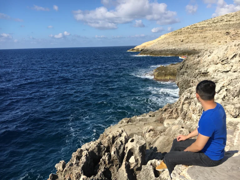 藍洞上的峭壁 絕佳的海景