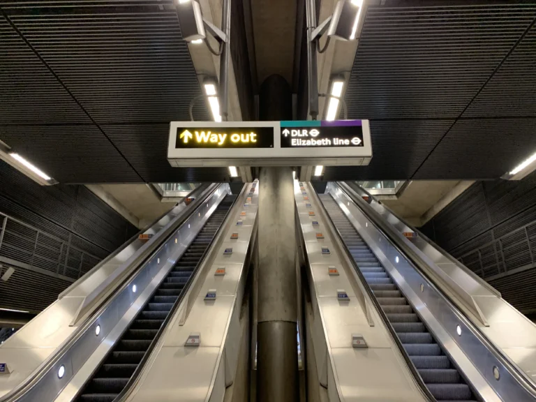 倫敦地鐵 出站指示