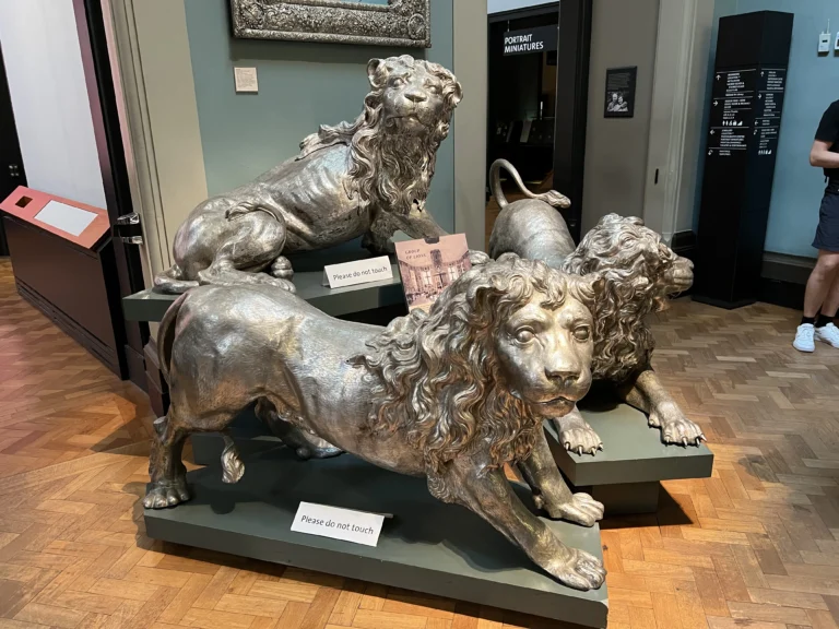 倫敦維多利亞與亞伯特博物館 銀獅子