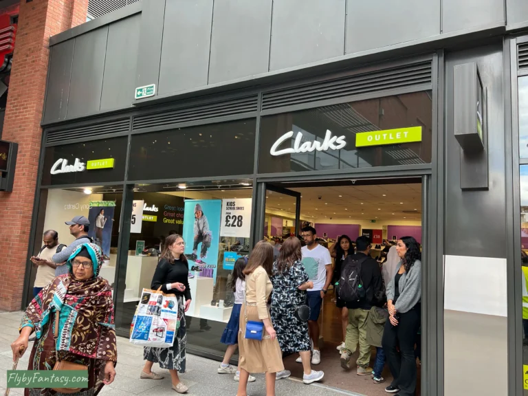 倫敦購物 Designer Outlet Clarks