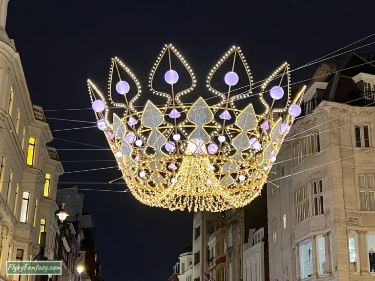 Bond Street 皇冠聖誕燈飾
