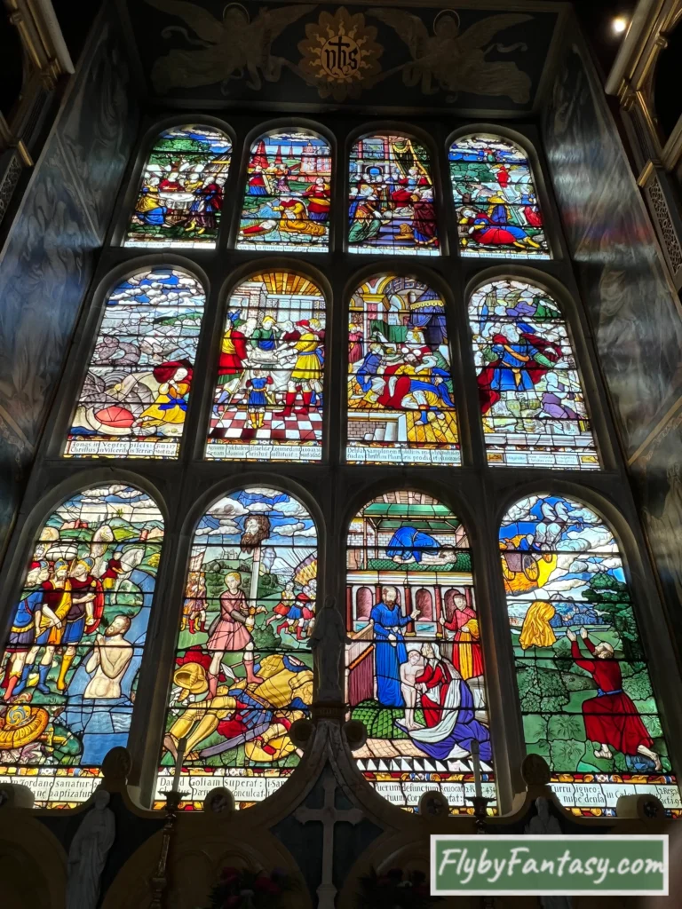 哈特菲爾德莊園 小教堂內的彩繪玻璃