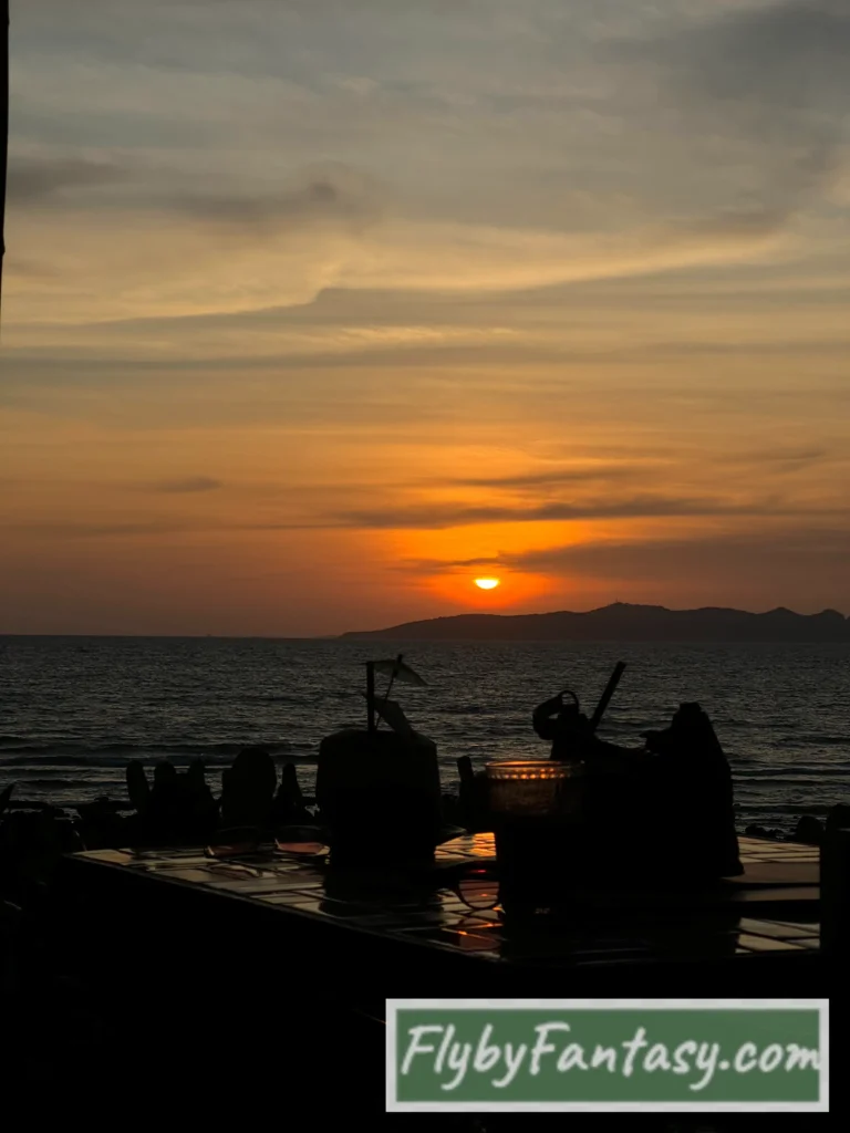 芭達雅The Oxygen Beachfront Oasis海景餐廳 夕陽