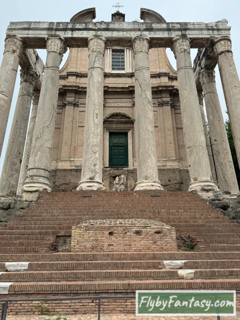 古羅馬廣場的安托尼努斯和法烏斯提那神廟